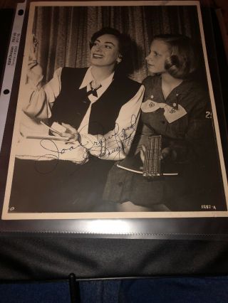 Joan Crawford Hand Signed Autograph 8x10 B&w Photograph Vintage Actress