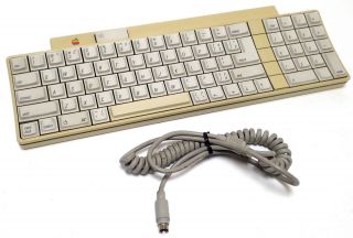 Apple Desktop Bus Keyboard A9m0330 W/ Cable For Apple & Macintosh Computers