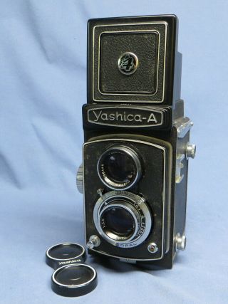 Vintage Yashica - A Tlr Film Camera W/yashimat 80mm F/3.  5 Lens Vgc