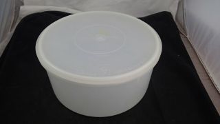 Large 13 " Vintage Round Cake Tupperware Sheer Container 25 With Lid 224