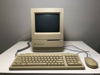 Apple Macintosh Classic Computer M1420 -