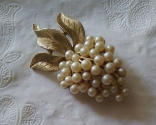 Vintage Trifari Gold Tone Faux Pearl Grapes Brooch