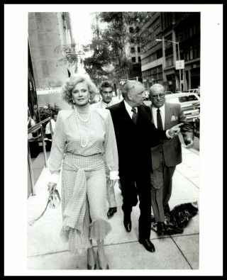 1980s Frank Sinatra,  Barbara & Jilly Rizzo Vintage Photo Gp