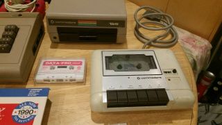 Commodore 64 computer - 1541 - datasette all 5