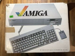 Box Authentic Commodore Amiga 1000 A1000 Keyboard & Computer