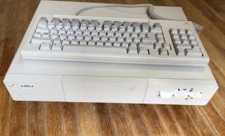 Box Authentic Commodore Amiga 1000 A1000 Keyboard & Computer 6