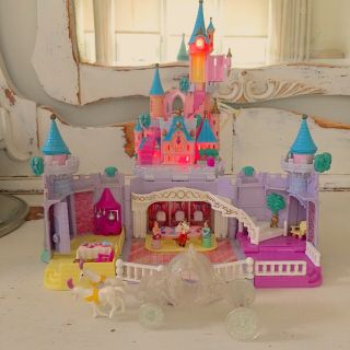 1995 Bluebird Polly Pocket Disney Cinderella Enchanted Castle Carriage Figures