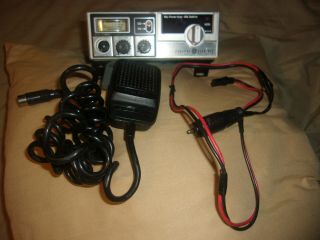 Cb Radio Vintage W/ Accessories - Ge Model 3 - 5804d - Powers On 40 Channel