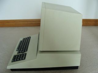 Commodore PET Model 4016 - Restored and Cleaned,  IEEE - 488 Port 4