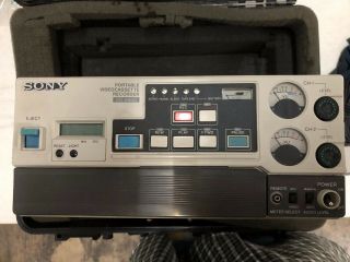 Sony Umatic Vo - 6800 Videocassette Recorder With Case,  Remote And Cable