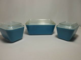3 Vintage Pyrex Glass Blue Refrigerator Dishes (2) 501 & (1) 502 With Clear Lids