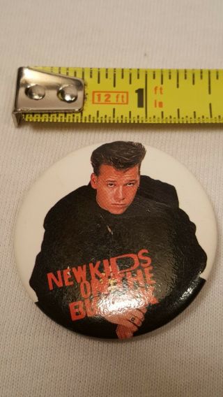 Kids On The Block Vintage 1.  5 " Button / Pin 1989 " Donnie " Nkotb.  Nos Vtg
