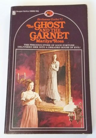 Birthstone Gothic 1 The Ghost and The Garnet Marilyn Ross First Printing 1975 2