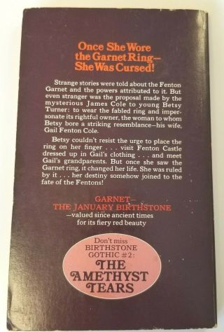 Birthstone Gothic 1 The Ghost and The Garnet Marilyn Ross First Printing 1975 3