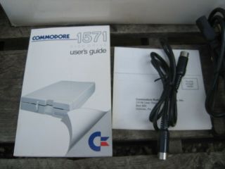 Commodore 1571 Floppy Disk Drive - - For C128 and C64 A0590 4