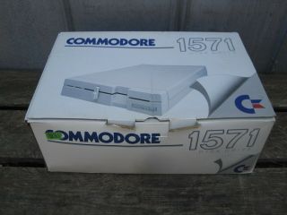 Commodore 1571 Floppy Disk Drive - - For C128 and C64 A0590 8