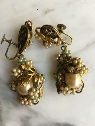 Vintage Miriam Haskell pearl & seed dangle screw on earrings unsigned 3