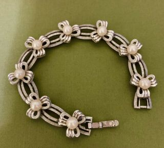 Silver Tone Vintage Trifari Bracelet With Bows And Imitation Pearls 2