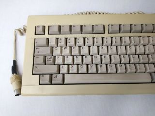 Commodore Amiga 2000 Keyboard SN 04598028 2
