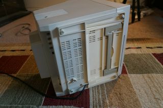 Commodore 64 & Amiga 1084S Monitor 5
