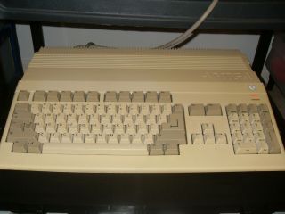 Amiga 500 Commodore computer A500 with Power Supply Mouse A520 2