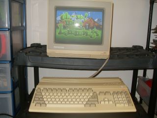 Amiga 500 Commodore computer A500 with Power Supply Mouse A520 3