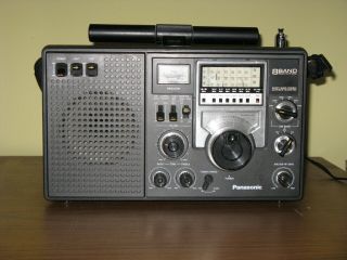 Panasonic Rf - 2200 Portable 8 - Band Am Fm Short Wave Radio.