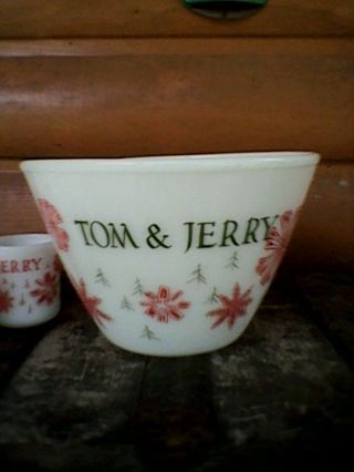 Vintage Tom & Jerry Christmas Punch Bowl Set W/8 Mugs 2
