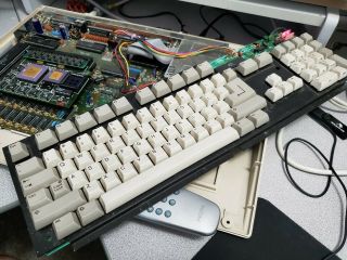 Amiga 500 Keyboard - Early Rare C= Commodore Key - Little Or No Yellow