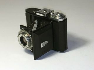 Zeiss Ikon Ikonta 521,  Novar 75mm f:4.  5,  120 film camera,  645 format 4