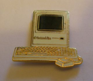 Apple Computer Macintosh Plus Black Variant Vintage Pin Badge Mac Macintosh