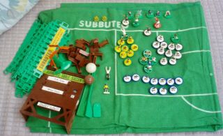 Vintage Subbuteo Playmat And Figures