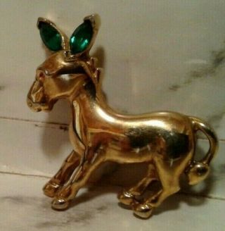 Vintage Trifari Signed Gold Toned Donkey Pin W/ Emerald Green Rhinestone Ears