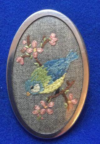 Vintage Silver Chrome Metal Oval Blue Tit Bird Embroidered Brooch - Animals