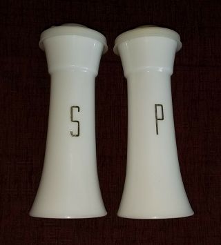 Tupperware Hourglass Salt And Pepper Shakers 6 " Tall Pre Owned Vintage 718