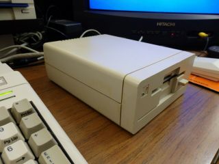 AMIGA External Floppy Disk Drive 1010 3.  5 