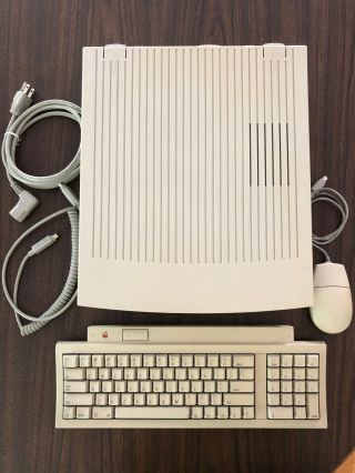 Macintosh Llsi Computer,  Keyboard And Mouse