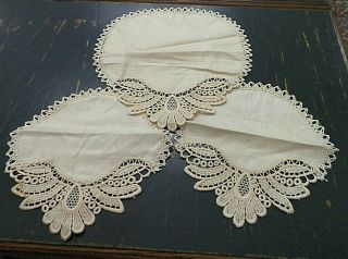 VINTAGE 5 PC SET PURE LINEN TABLE RUNNER DOILIES Embroidered Lace 2