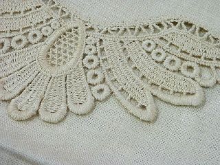 VINTAGE 5 PC SET PURE LINEN TABLE RUNNER DOILIES Embroidered Lace 5
