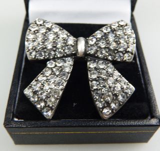 Vintage Costume Jewellery a large Bow Diamante Ring Box Size P/8 2