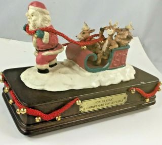 Reindeer " On Strike " Christmas Sleigh Music Box House Of Lloyds 1992 Vintage