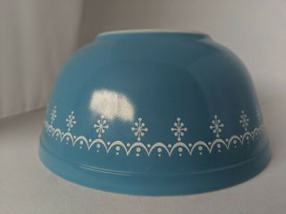 Set of 2 Vintage Pyrex Snowflake Garland Mixing Bowls Blue White 401 403 3
