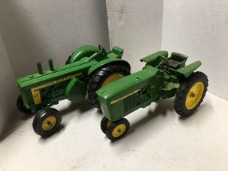 1/16 Ertl John Deere Vintage Tractors 820 And 3010