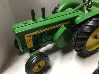 1/16 Ertl John Deere Vintage Tractors 820 And 3010 2