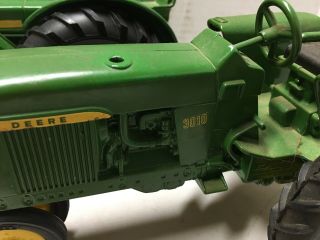 1/16 Ertl John Deere Vintage Tractors 820 And 3010 3