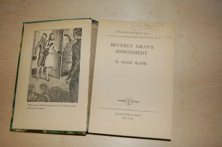 3 vintage Beverly Gray books - Gray ' s Assignment,  Island Mystery & Scoop - Clover 3