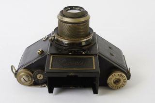 Exakta VP Model B camera with Carl Zeiss Jena Tessar 7.  5cm 1:3.  5 lens 2