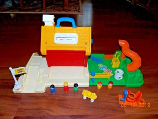 Vintage Fisher Price Little People School House 2550 With Playground 2