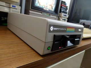 Commodore 1541 Floppy Disk Drive for C64 w/ power cord 4