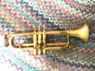 Vintage " Frank Holton Co.  Chicago,  Il.  Trumpet W/ Mouthpiec / Hard Case